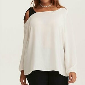 Torrid bow shoulder blouse